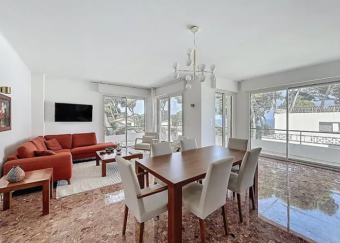 Apartment Palmiers Et Pins Face A La Dans Classee Du Cap D Antibes