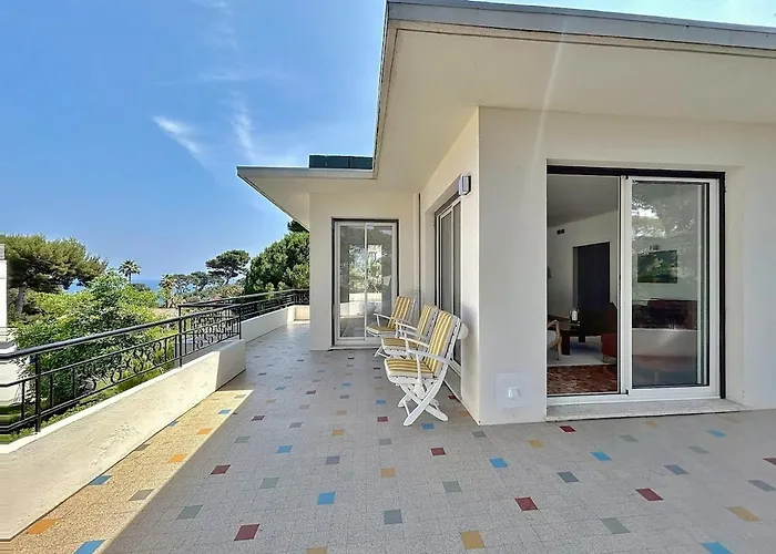 Apartment Palmiers Et Pins Face A La Dans Classee Du Cap D Antibes