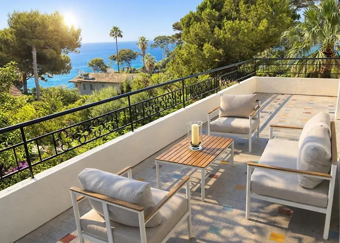 Palmiers Et Pins Face A La Dans Classee Du Cap D Apartment *