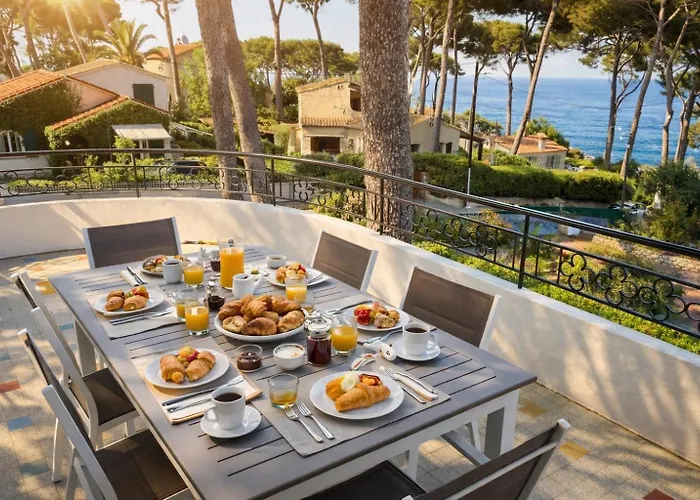 Palmiers Et Pins Face A La Dans Classee Du Cap D Apartment *